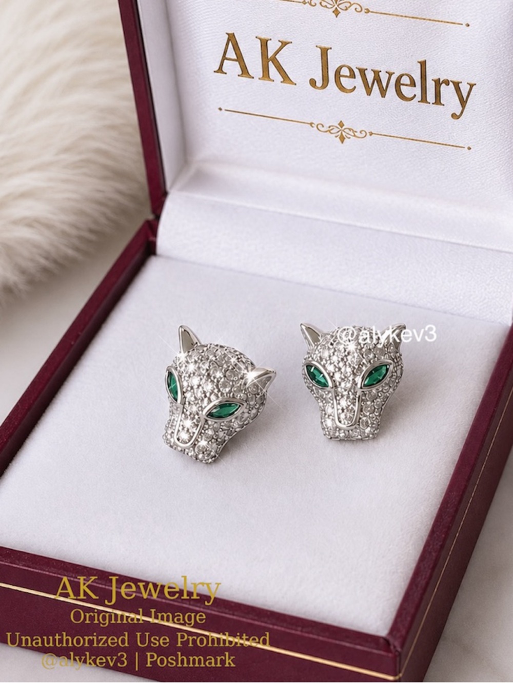 💎18k PANTHER White Gold Earrings, Pierced Pave Emerald Green Eyes